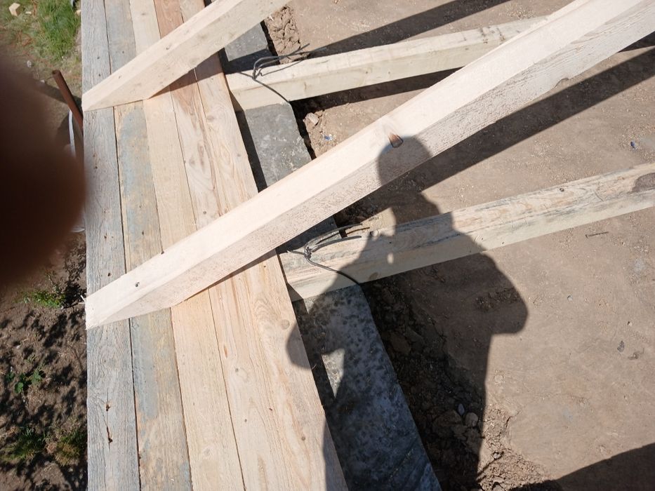 Executăm acoperișuri complete în toată România! Țiglă metalică, dulgherie și reparații. Ofertă avantajoasă, materiale de calitate. Sună acum