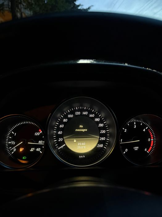 MERCEDES-BENZ E-Class 2011