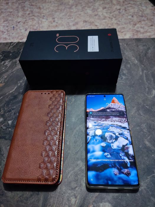 Продам смартфон ZTE axon 30 ultra