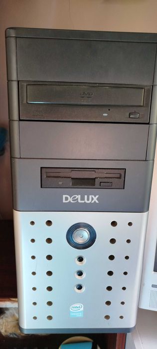 Компютър и монитор