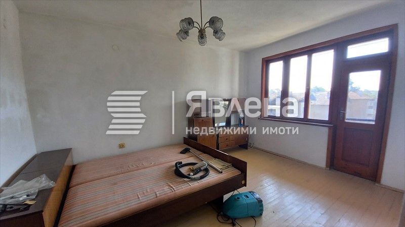 Жилищен имот без такса поддръжка в широк център Царево