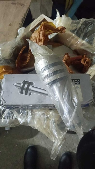 Продам центр токарный новый, сверло разных диаметров новые.