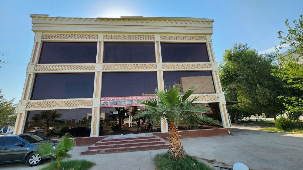 Oyna kalyone  Mulla tuychi teatr oldida joylashgan