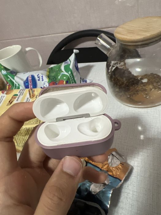 Airpods 3 оригинал только кейс