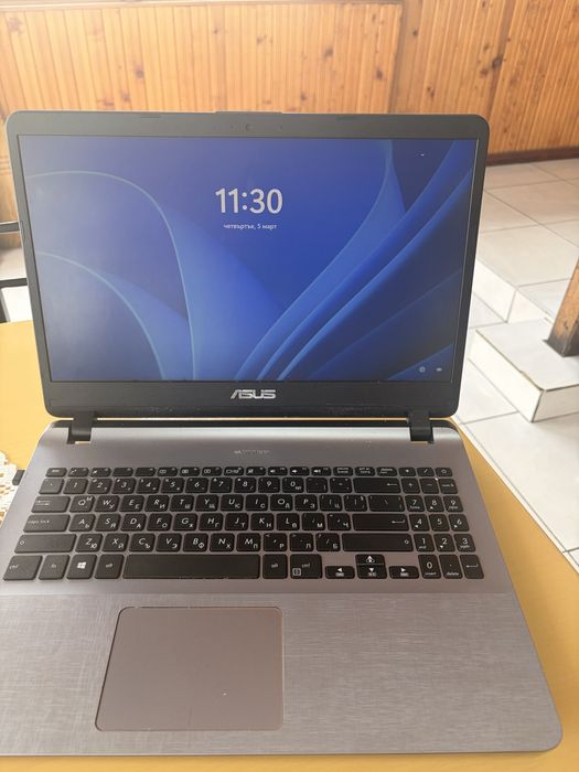 ASUS X507M 15.6” / SSD 256GB / 4GB RAM / Отлично състояние