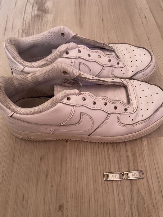 Продавам Nike Air Force 1