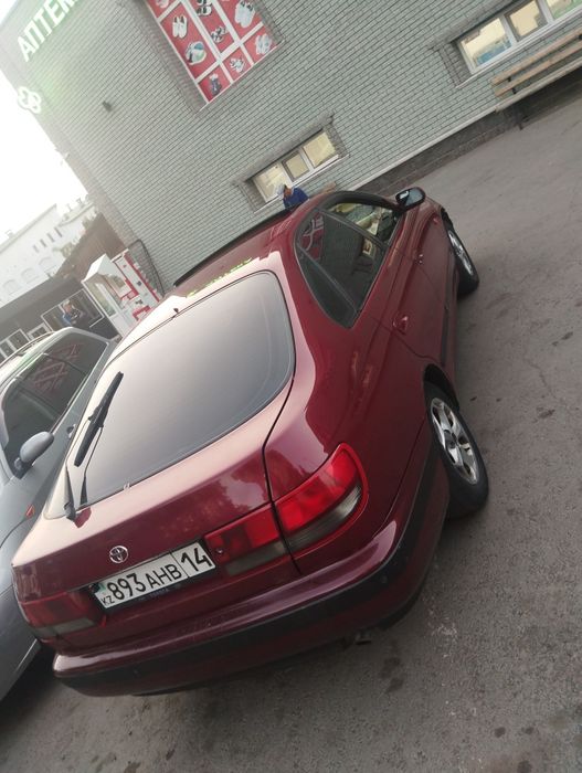 Тойота Карина Е продам срочно