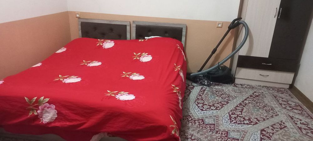 Srochno uy sotiladi hamma waroit bor