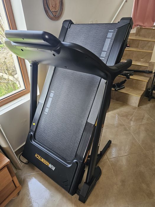 Бягаща пътека PROGRESSIVE RUN4000NTECH