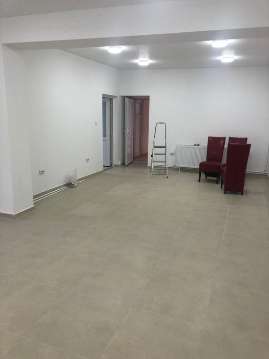 Inchiriez spatiu in Craiova