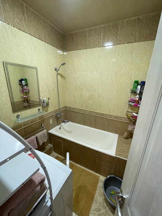 Продаеться квартира Сергели 8а 4/7/7