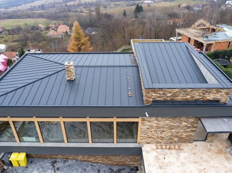 Executăm acoperișuri de urgență