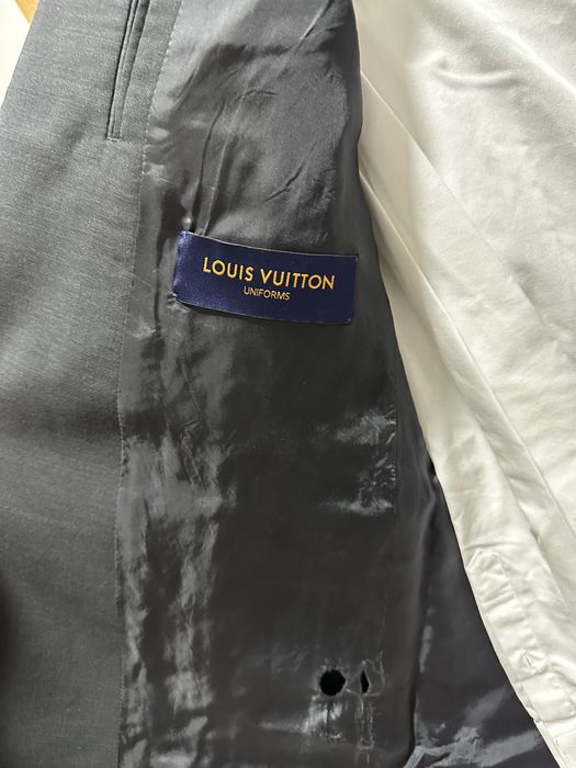 Классический костюм люксового бренда