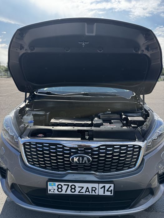 Продам автомобиль Kia Sorento