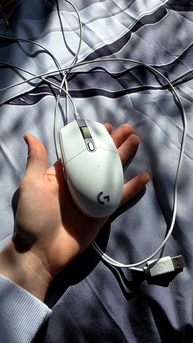 Мишка Logitech 102