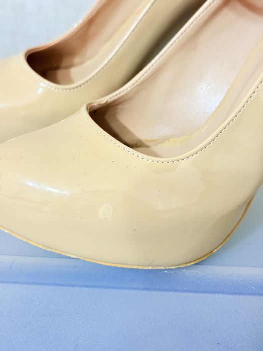 Чанта и обувки на висок ток