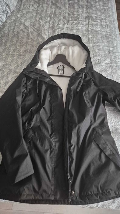 Дамско непромокаемо яке за преходи
