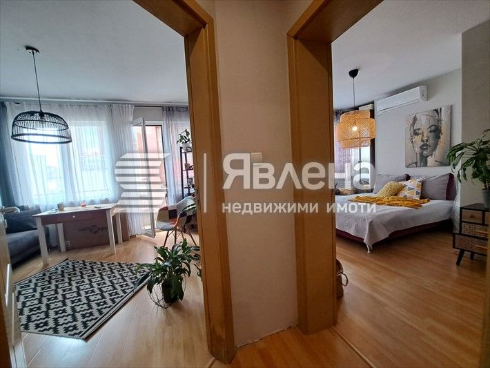 Прекрасен двустаен апартамент във Виница