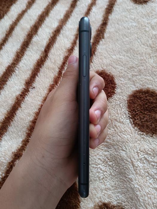 Продаю айфон 11. 128гб