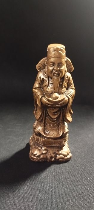 Статуэтки "три звездных старца"  высота статуэтки 10см.