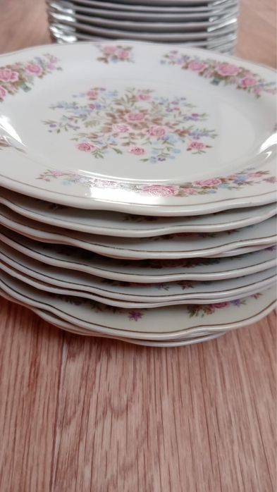 продам тарелки б/у разные , рыбки, персональные