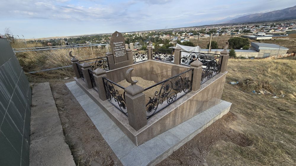 Памятники облогораживание могил