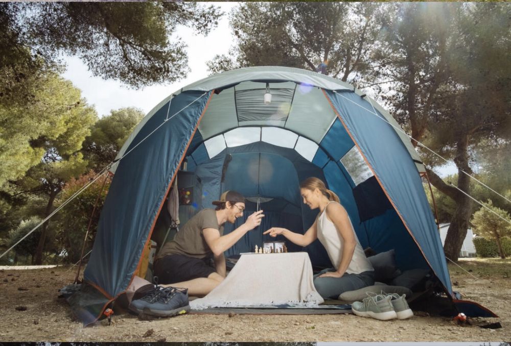 Inchiriere cort 4 persoane