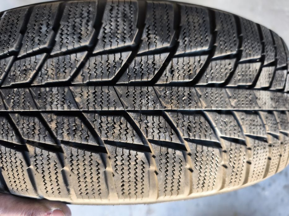 Продам летнюю резину на 16