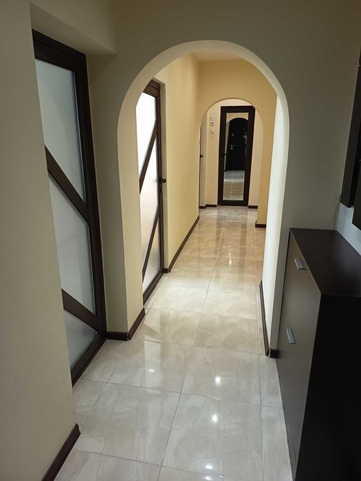 Продавам двустаен апартамент