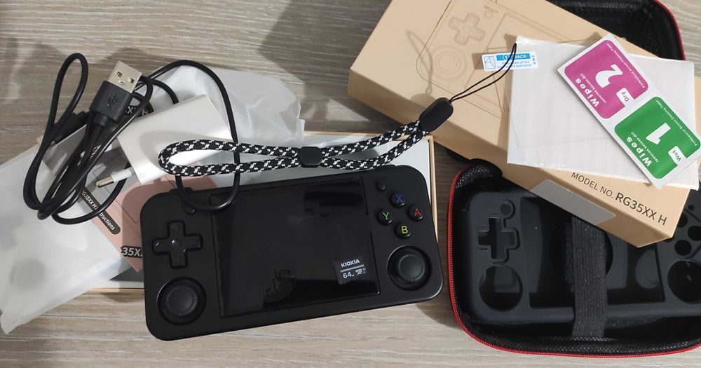 Ретро конзола RG35XXH