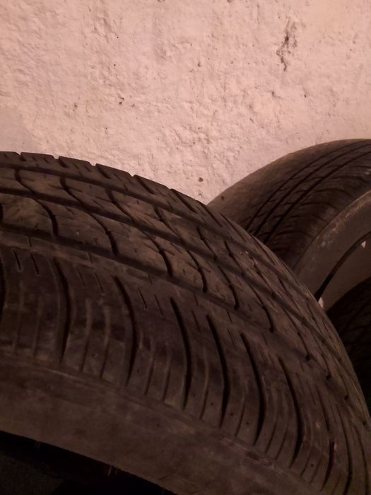 Отдам даром 2 покрышки на R15 литои диск от нексии3