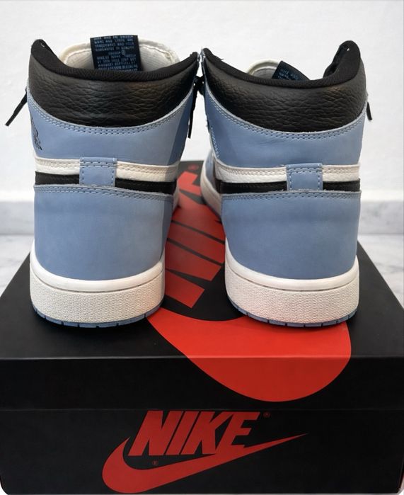 Air Jordan 1 Retro High University Blue