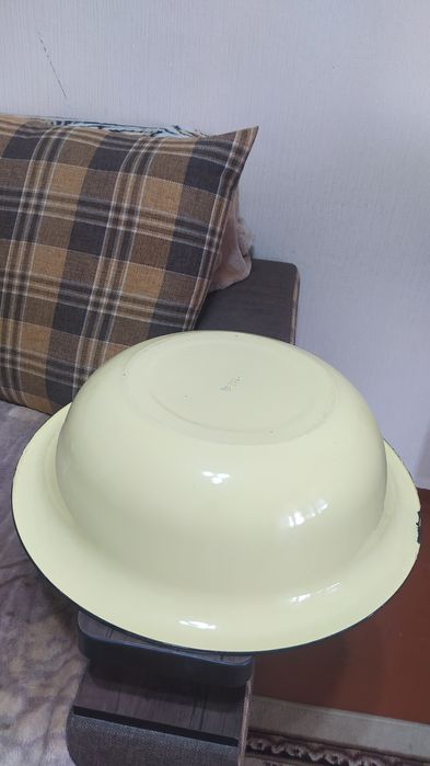 Эмалированный таз