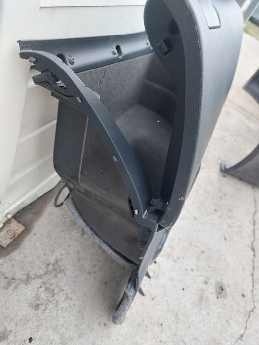 Torpedou Audi A4 B6 B7 model 2001-2008 culoare neagra autoturism volan stanga