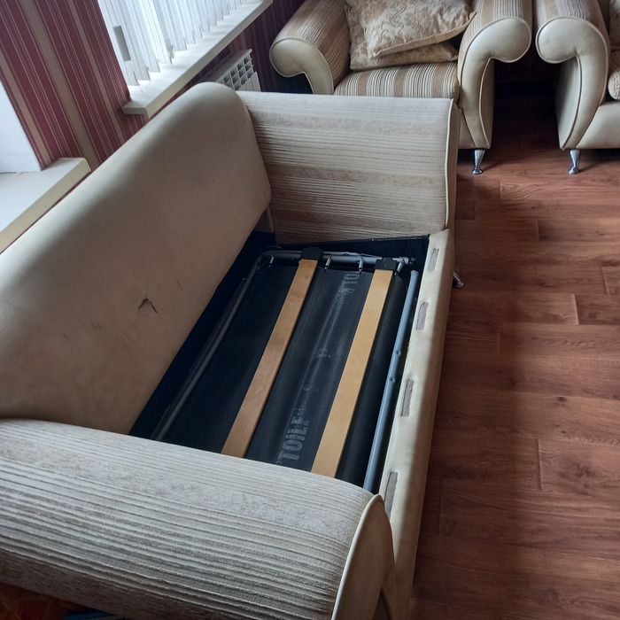 Продам мехкий уголок тройка