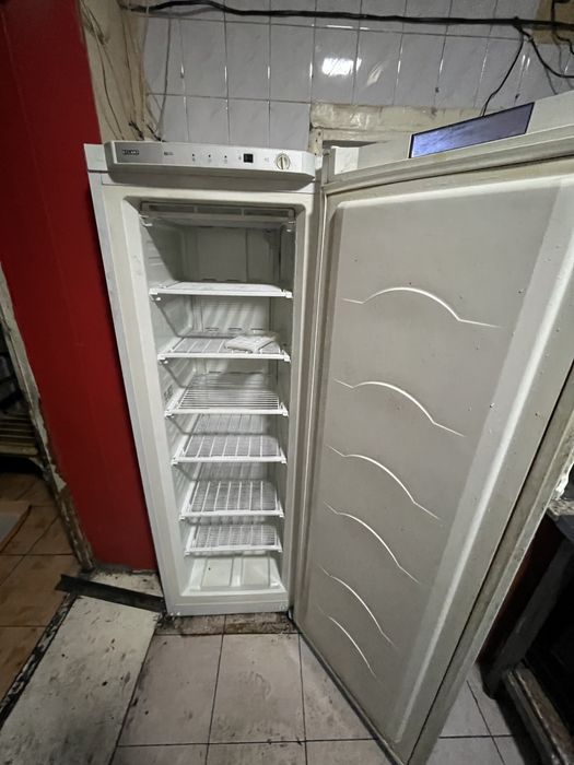 Продам морозилку