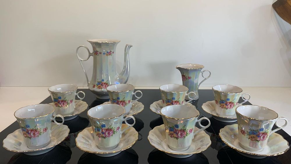 Порцеланов сервиз