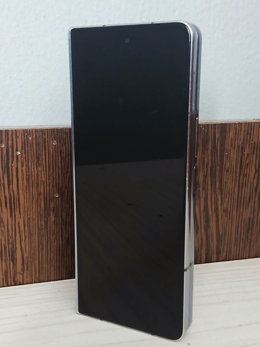 Samsung Galaxy Z Fold 4 - Piese / Ecranul pliabil defect
