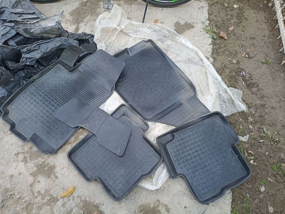 Продаются полики на лесетти и нексию..