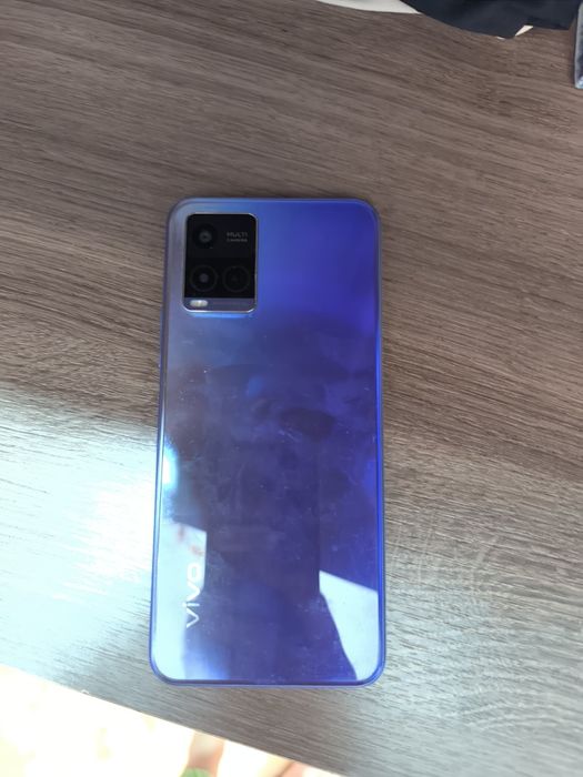 Телефон Vivo Y21