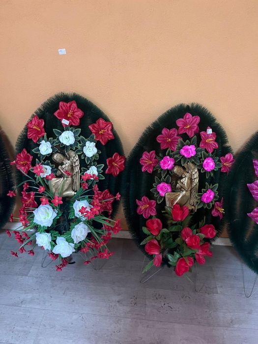 Венки от 5 тысяч тенге