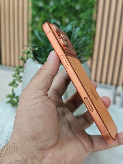 iPhone 17 Pro Max Cosmic Orange