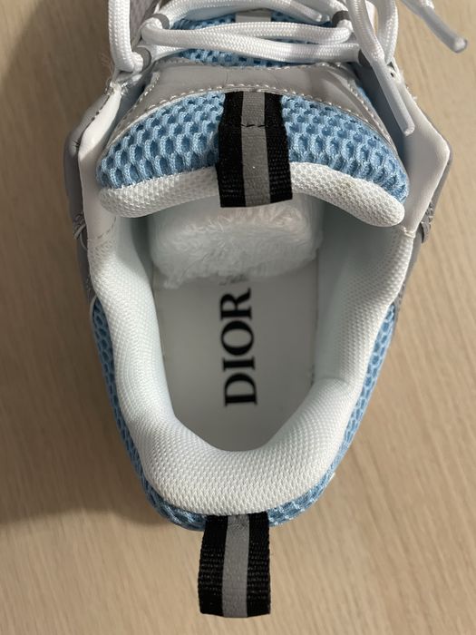 Dior B22 Baby Blue cu saculet