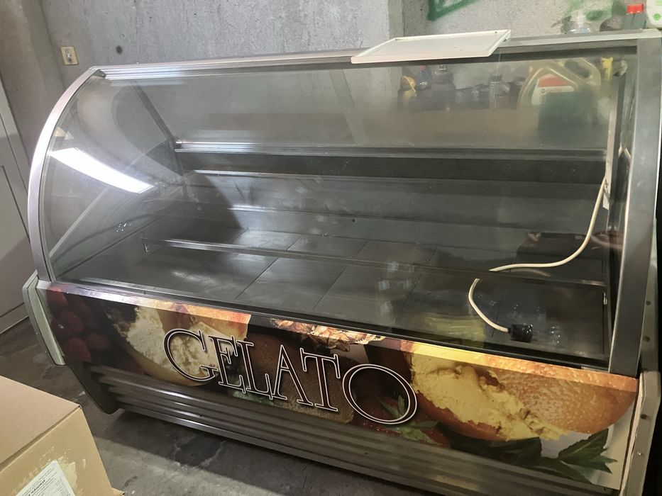 Витрина за сладолед 2броя