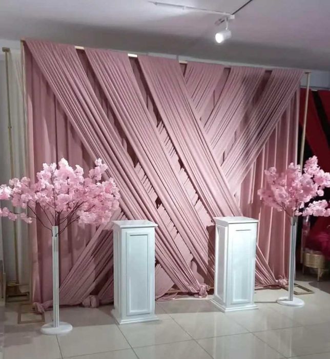 Кръстосана драперия за арка