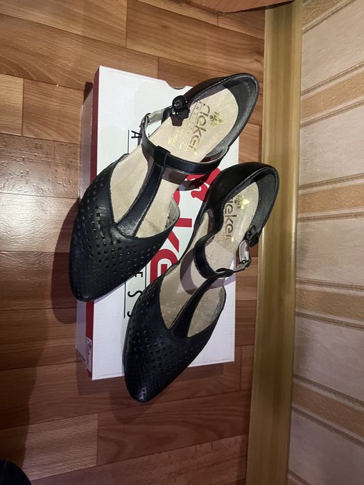 Босоножки женские