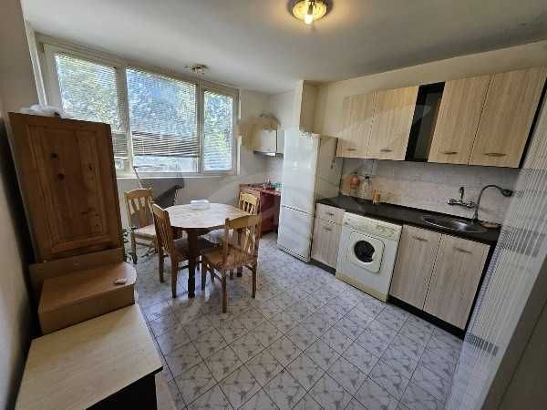 Дава се под наем Двустаен апартамент в Пловдив, Гагарин - 57 кв.м за 91168 € - Снимка #1