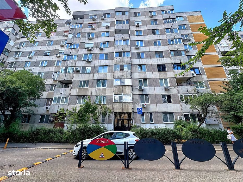 3 camere et 3 bloc 1981 2 băi Centrală proprie Metrou Gorjului 7 min