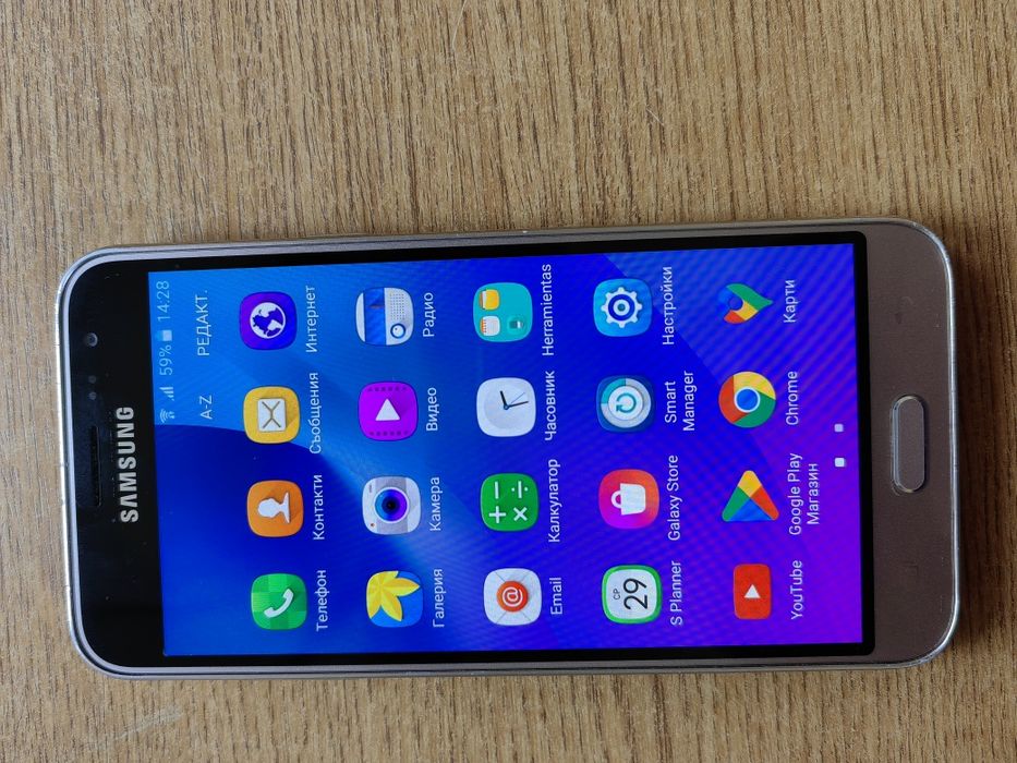 Продавам Samsung J3