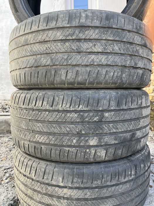 Продам 245/40/19 шины летние Michlen